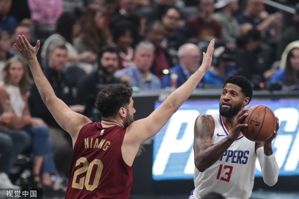 接中表现出 接中表现出